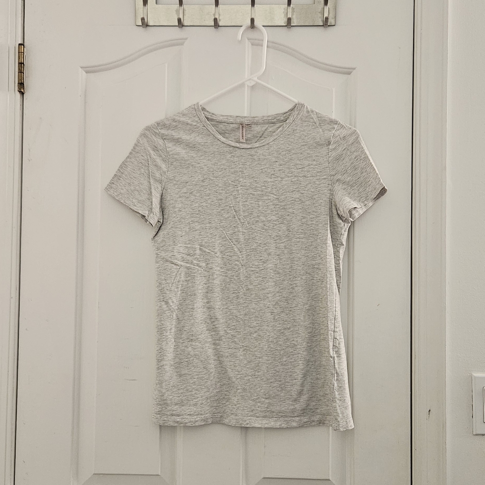 Banana Republic Light Gray Short Sleeve Tee